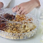 طبق تسالي أكريليك شفاف لتقديم المكسرات والحلويات