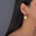 أقراط الفراشة الذهبية